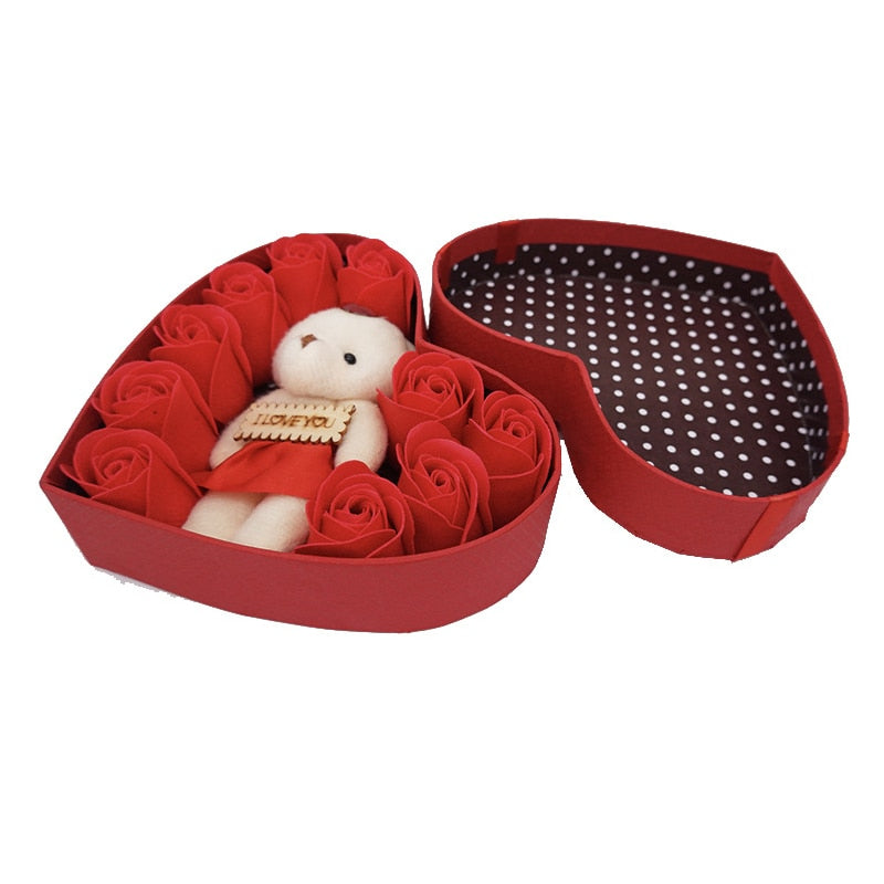 Teddybär in Rosen