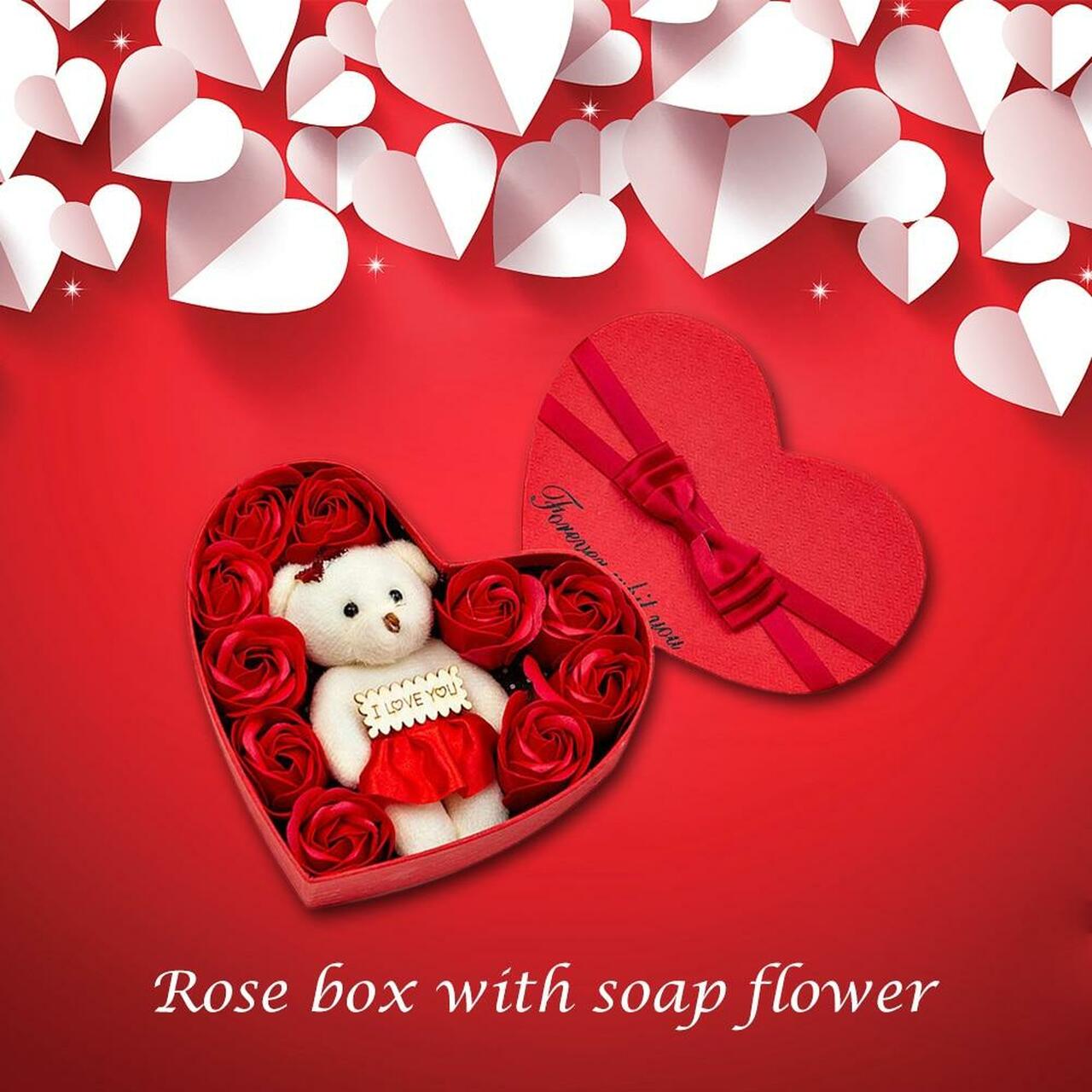Teddybär in Rosen